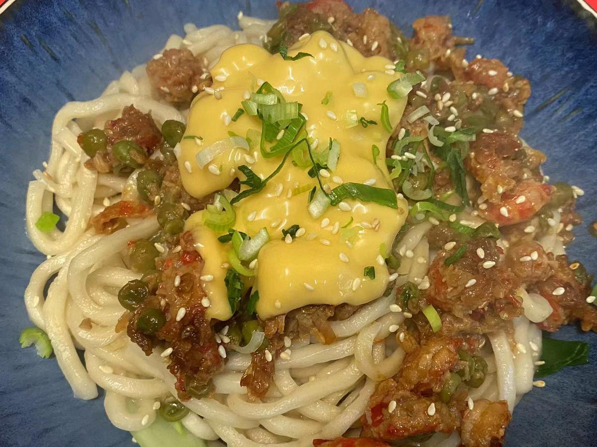 小龙虾拌面