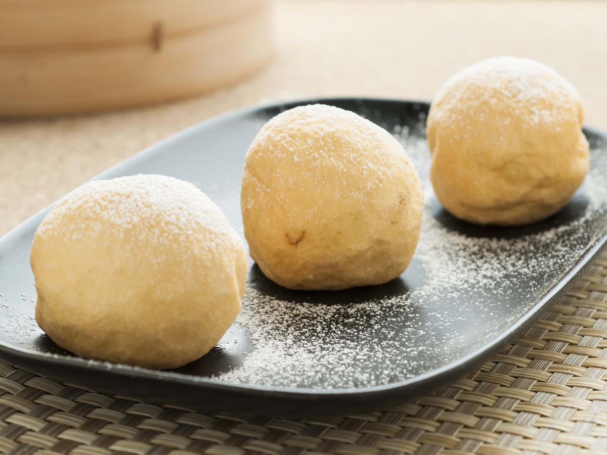 Beignets soufflés pâte de haricote rouge et banane