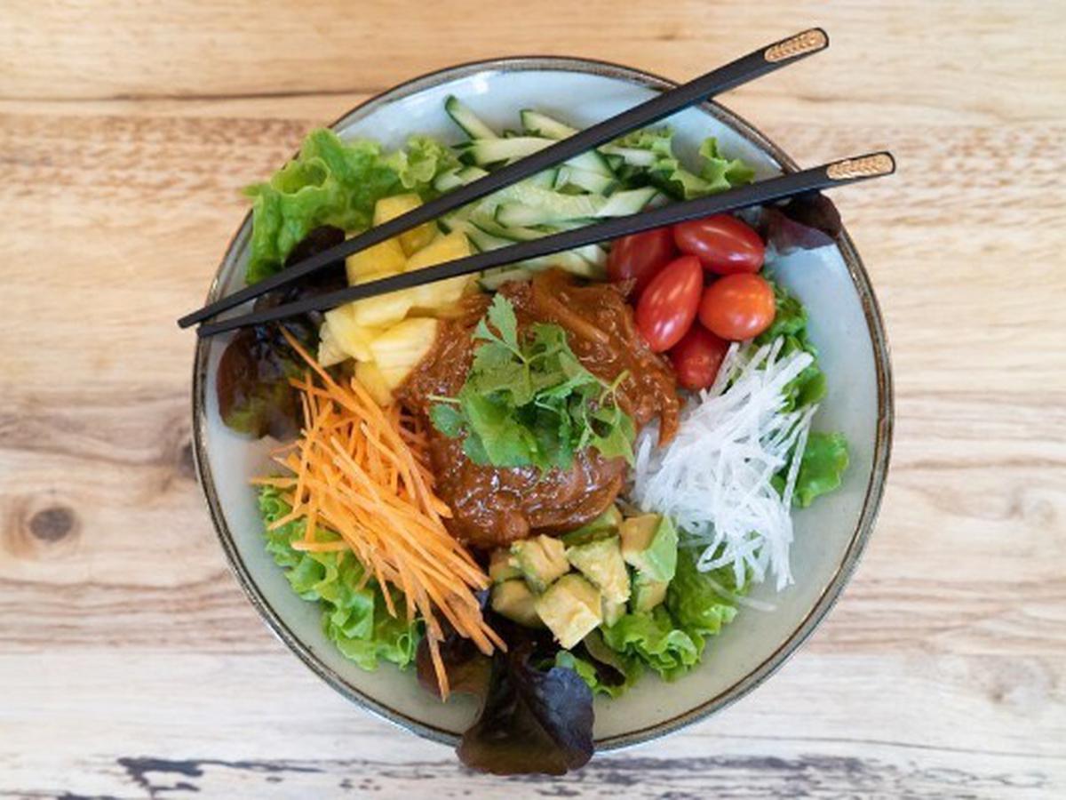 牛肉沙拉面