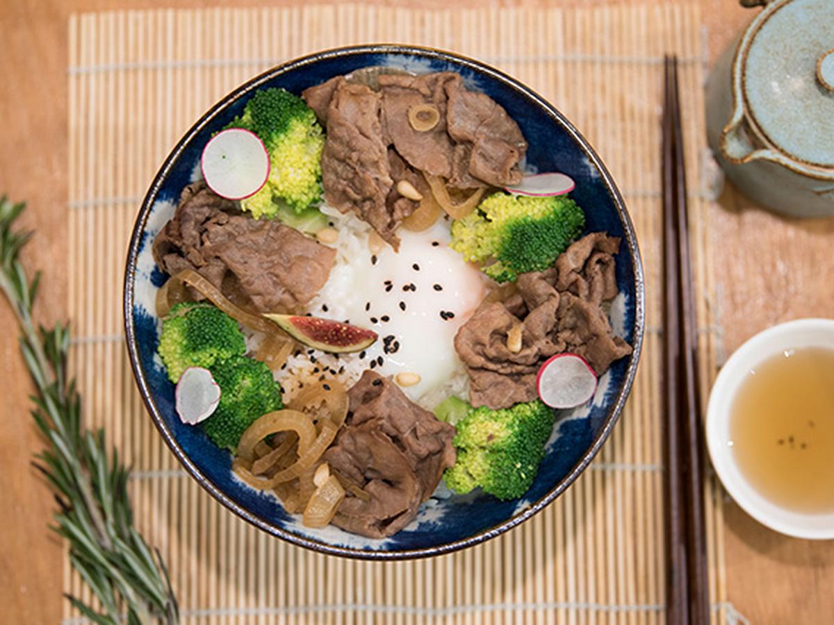 日式温泉牛丼饭